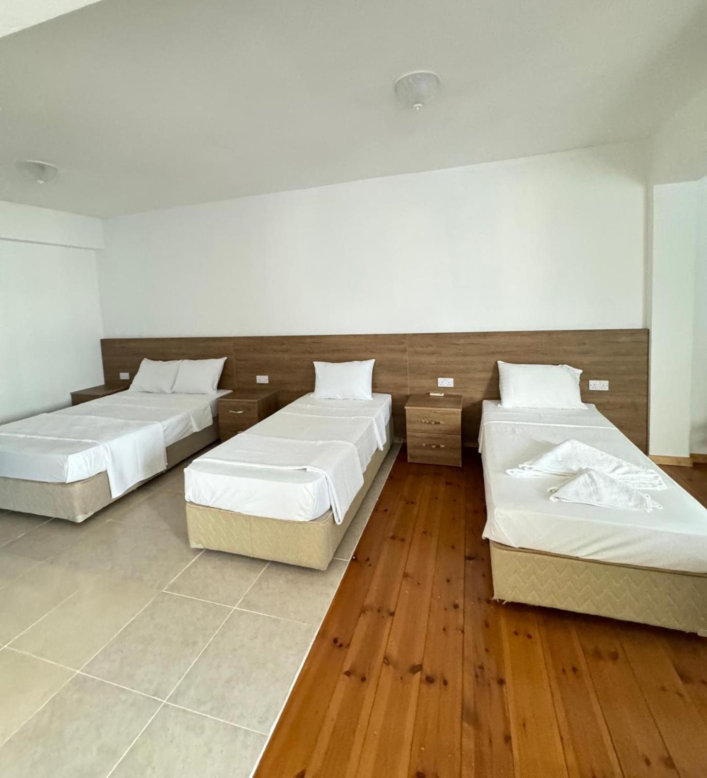 The Horse Farm Hotel Agios Georgios  Exterior foto