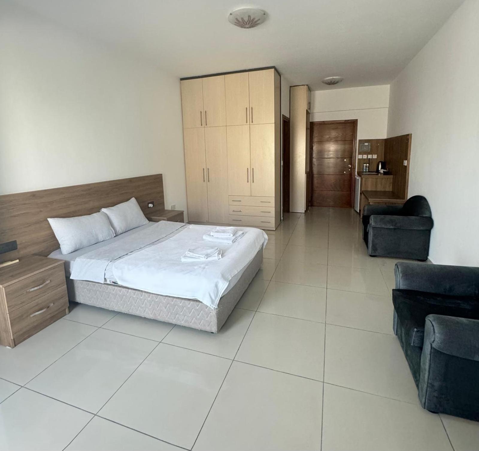 The Horse Farm Hotel Agios Georgios  Exterior foto